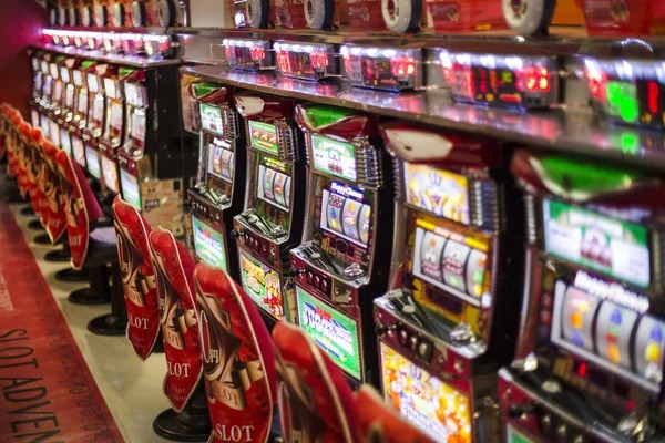 Payout table — visible at every table Payout table displayed at mwin 328 Casino Hold'em table